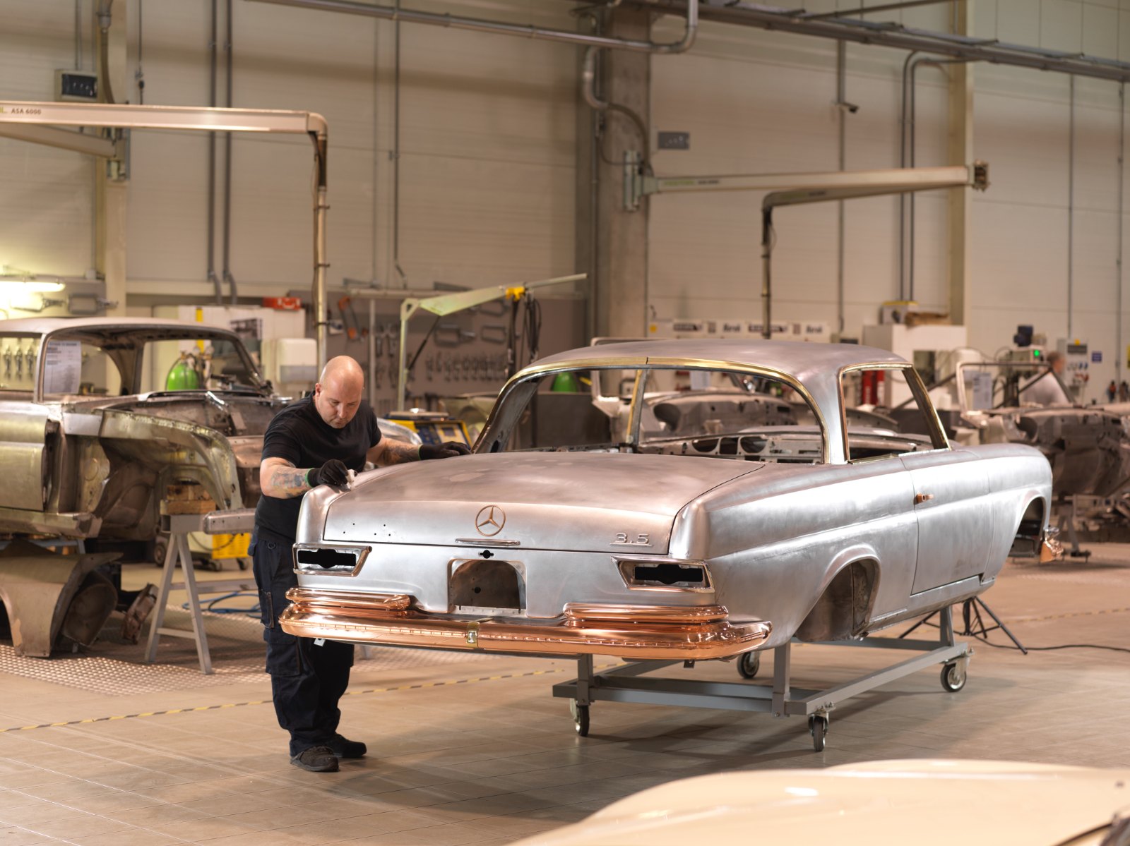 Bodywork & chassis — bare shell