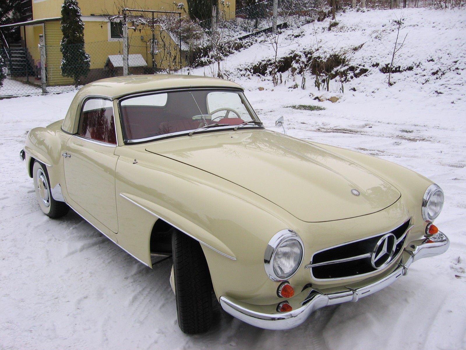 A Mercedes-Benz 190 SL restored for a Dutch client